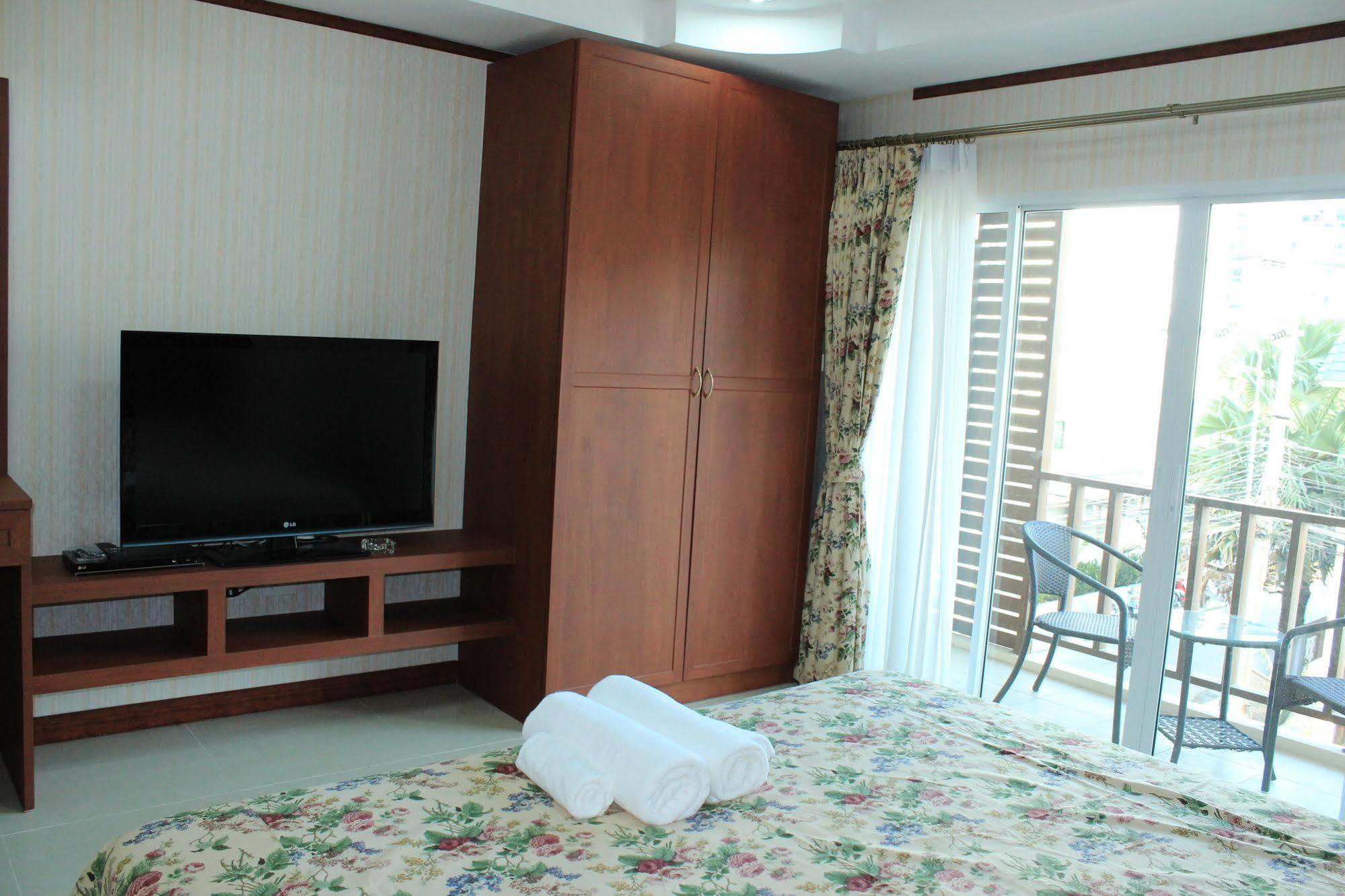 Brave Lion Hotel Jomtien Beach Exterior photo