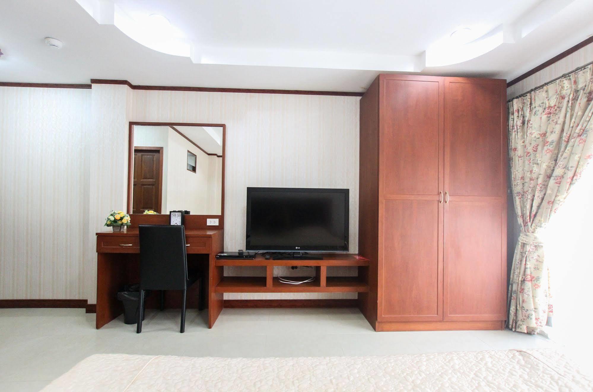 Brave Lion Hotel Jomtien Beach Exterior photo